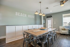 Dining - 3-Story, ALL en suite, Elevator, 2 Kings, Gulf/Beach Views, Hot Tub & Slingshot! (Port Aransas)