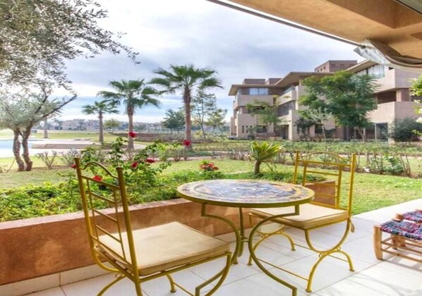 Outdoor dining - Residence Marrakech Prestigia Golf City 4755 (Marrakech)