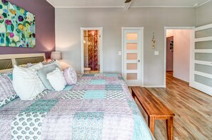 4 bedrooms, iron/ironing board, travel crib, free WiFi