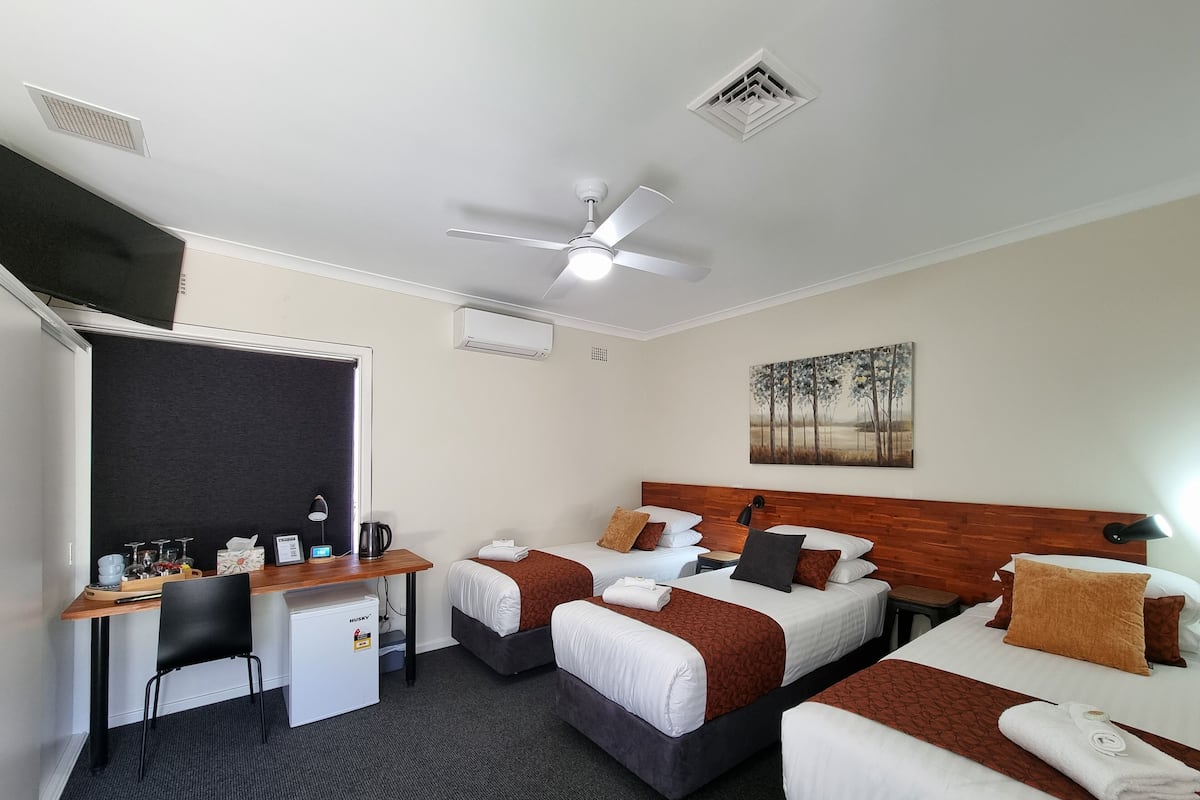 Standard Triple Room | Free WiFi, bed sheets