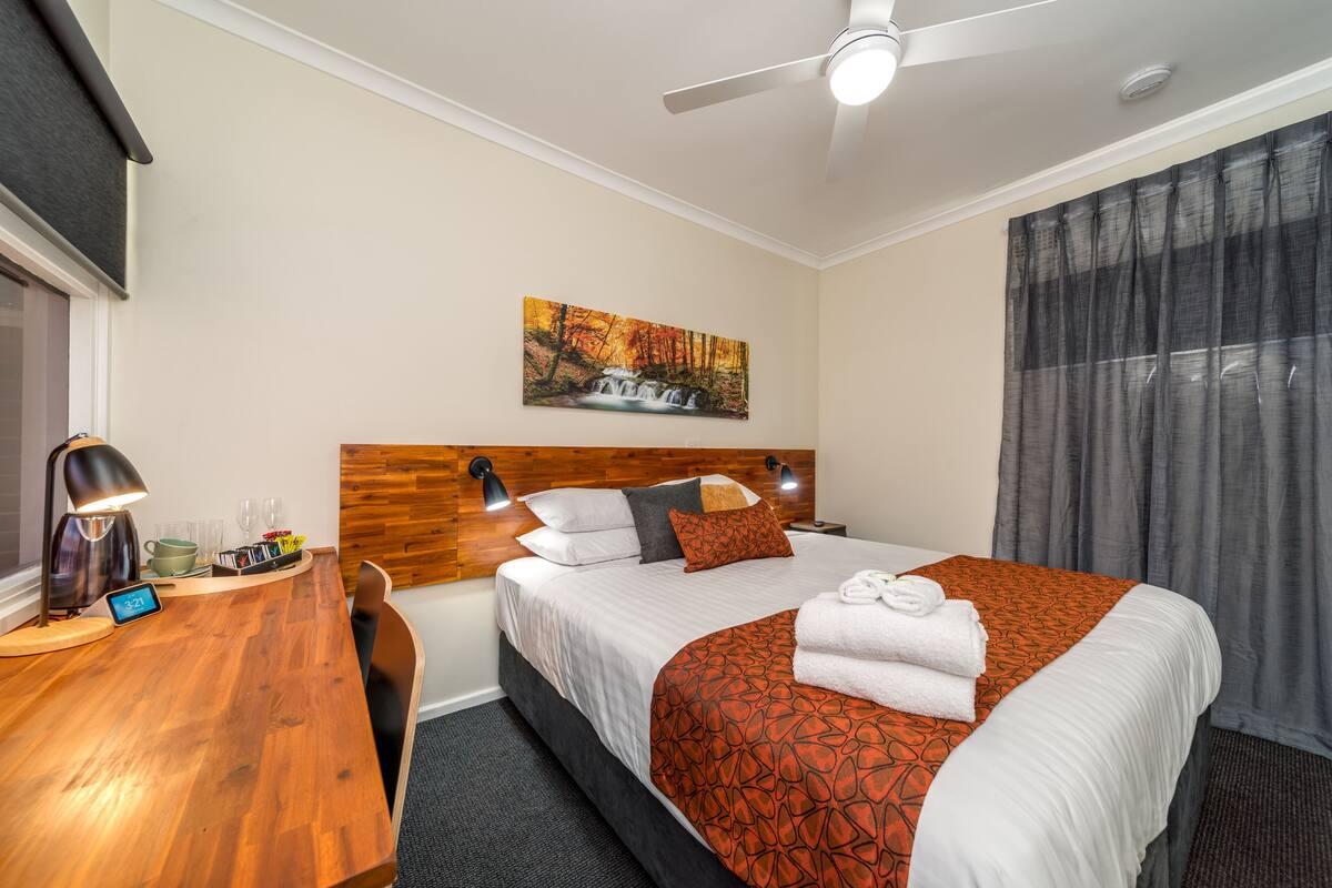 Standaard tweepersoonskamer, 1 kingsize bed | Gratis wifi, beddengoed