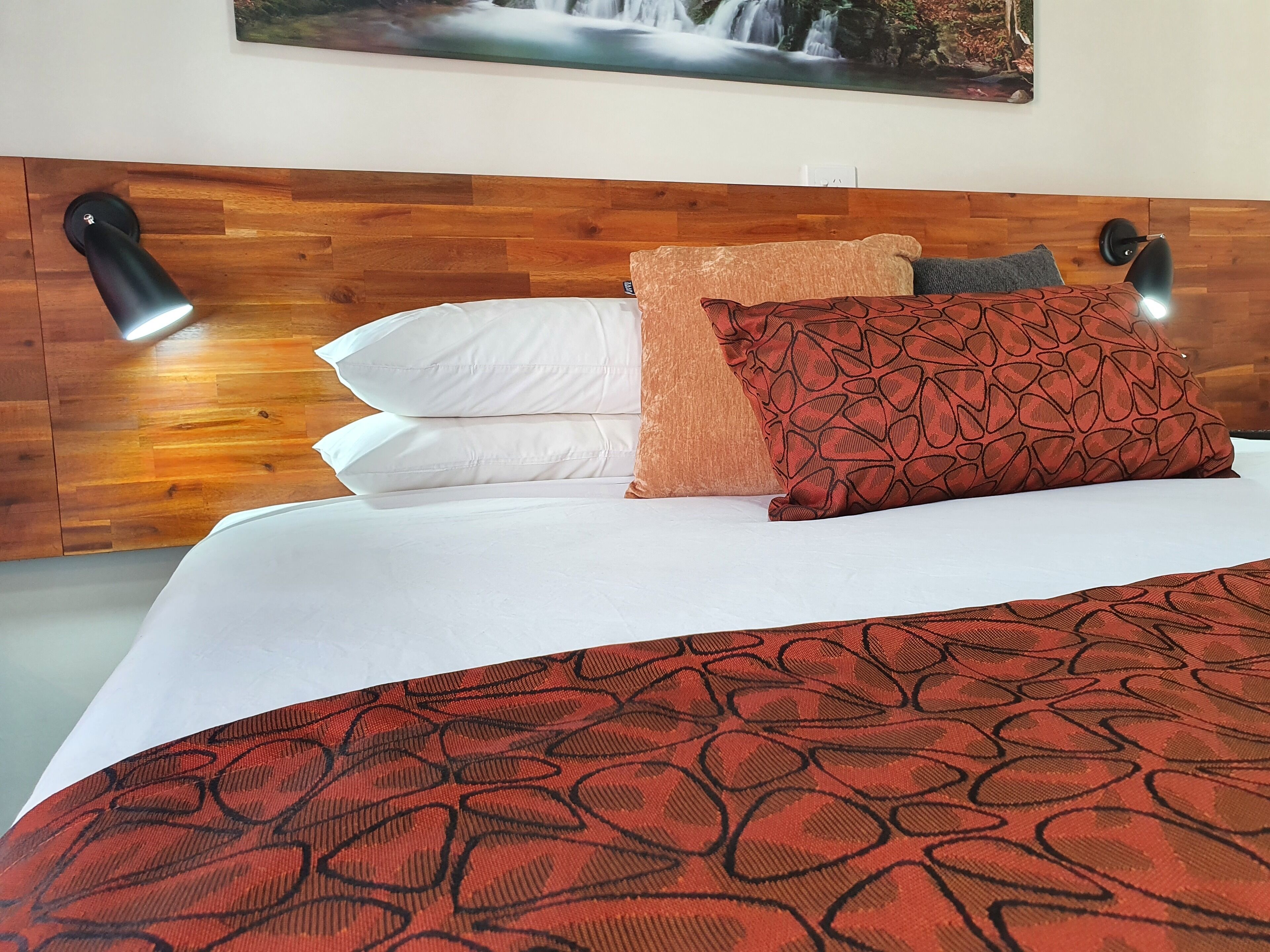 Standard King Room | Free WiFi, bed sheets