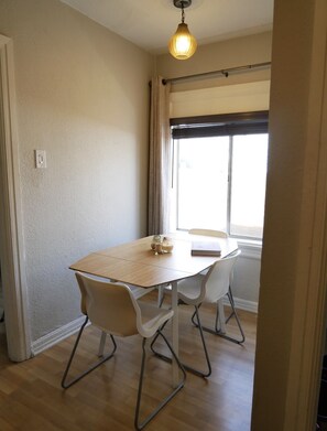 Dining - Sunny Silverlake Bungalow (Los Angeles)