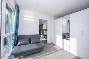 Flat-screen TV - Rustichel fantastic Lake View, Toscolano Maderno, Italy (Toscolano Maderno)