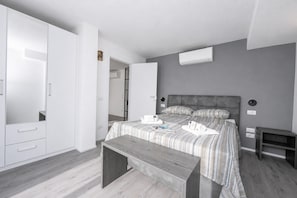 3 bedrooms, free WiFi, bed sheets