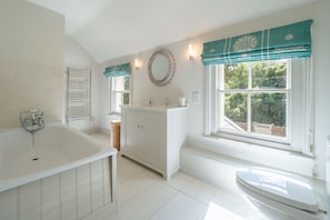 Shower, hair dryer, towels - Alexander House, Thorpeness (Leiston)