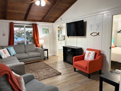 Walk to Embarcadero + Kids Dream Yard + Pool Table