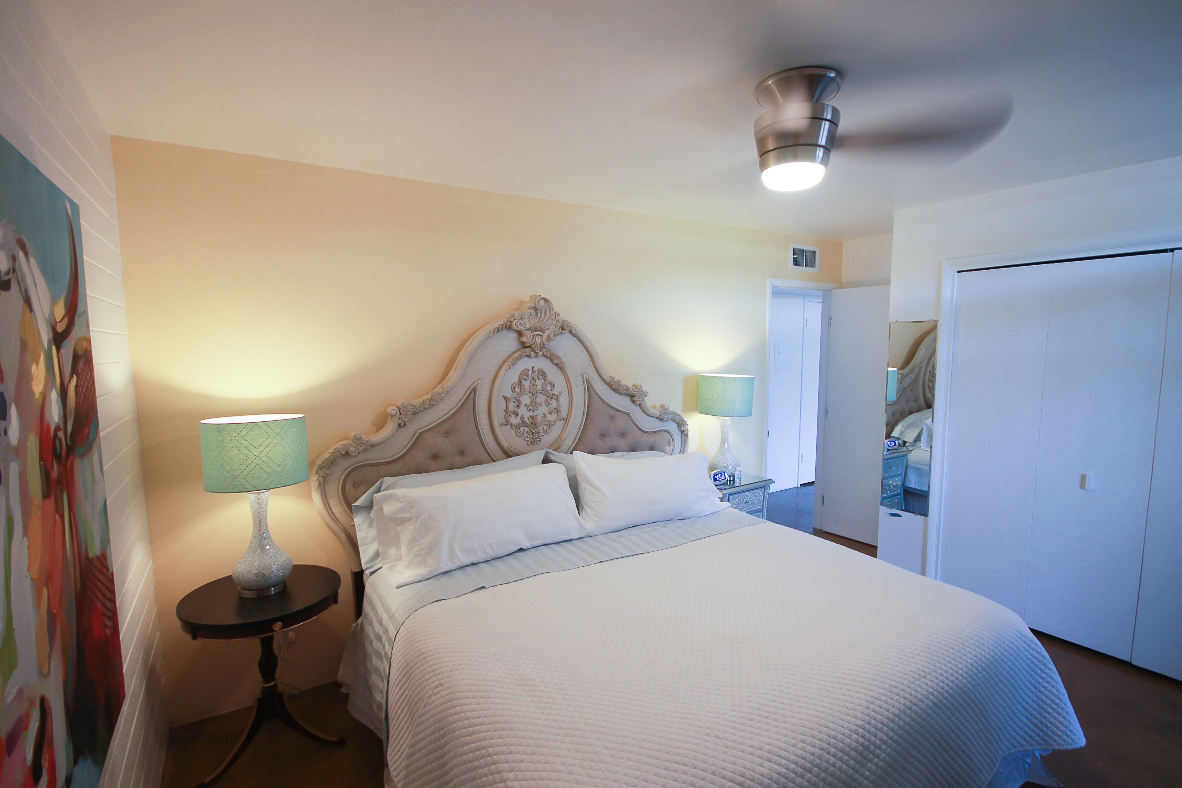 2 slaapkamers, een strijkplank/strijkijzer, gratis wifi, beddengoed