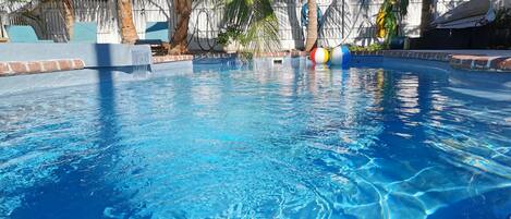 Piscine extérieure, piscine chauffée