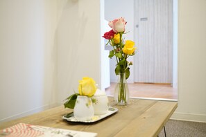 Apartment, Non Smoking | In-room dining