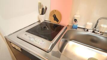 Apartment, Non Smoking | Private kitchenette | Fridge, microwave, stovetop, electric kettle