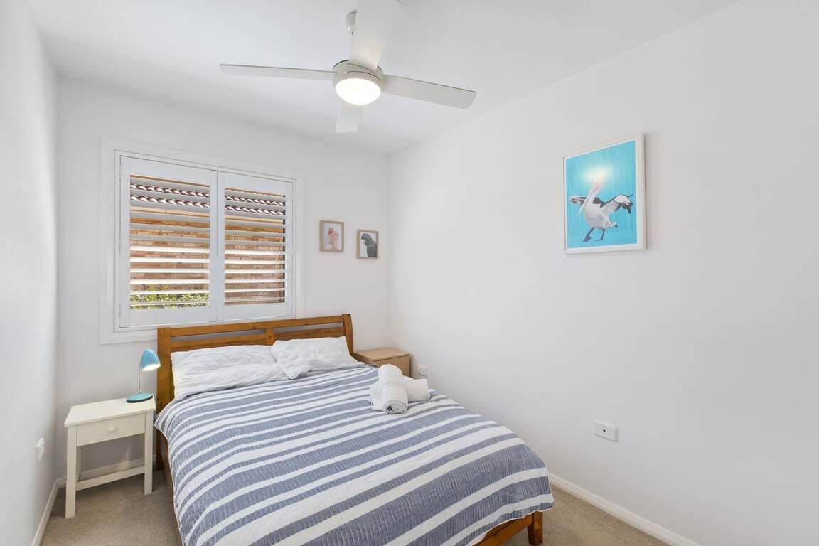5 bedrooms, iron/ironing board, Internet, bed sheets