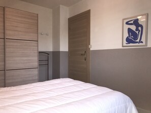 1 bedroom, iron/ironing board, free WiFi, bed sheets