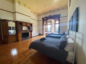 10 Schlafzimmer, Bügeleisen/Bügelbrett, WLAN, Bettwäsche