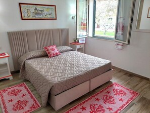 Egyptian cotton sheets, premium bedding, down duvets, pillow-top beds