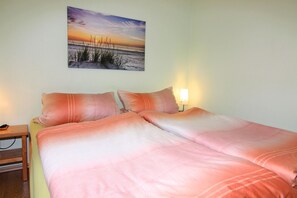 1 Schlafzimmer, Reisekinderbett, kostenloses WLAN, Bettwäsche