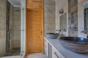 ห้องน้ำ