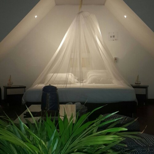 House Of The Sunattic Space Ighouseofthesunadz
