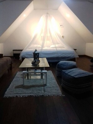 1 bilik tidur, seterika/papan seterika, cadar katil