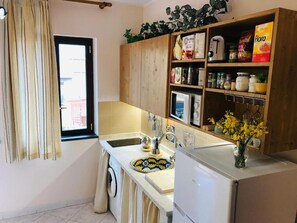 Apartment, 1 Bedroom, Smoking, Balcony | Private kitchen