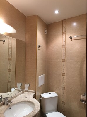Room, 1 Bedroom, Smoking, Balcony | Bathroom