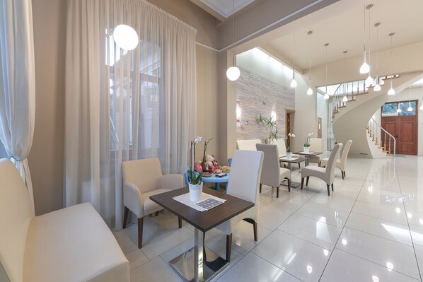 Rum - 1 sovrum - rökare - terrass | Restauranger