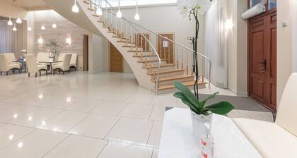 Room in Guest Room - Valensija - Family Room 2 Adults - 2 Children