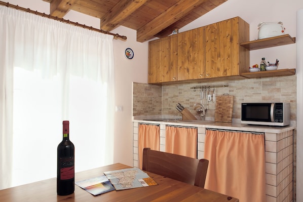 Apartment, 1 Bedroom, Smoking, Balcony | Interior