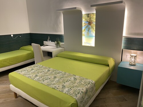 Room-triple Room in B&b - a Stone's Thro