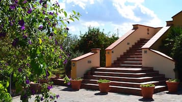 Room, 1 Bedroom, Smoking, Balcony | Property grounds