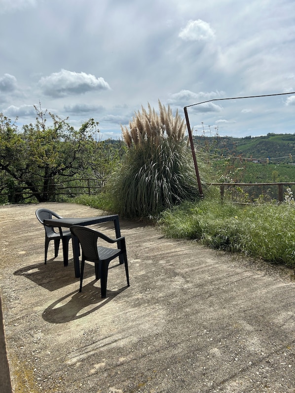 Apartment, 2 Bedrooms, Terrace | Outdoor dining - Agriturismo Al Brich Apartment Fiordaliso (Albaretto della Torre)