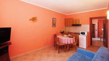 Apartment, 2 Bedrooms, Terrace | Interior