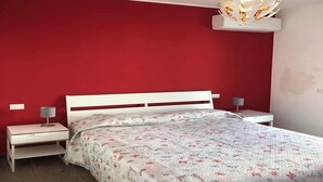 Villa, 2 soverom, røyk, hageutsikt | 2 soverom, strykejern/-brett og sengetøy
