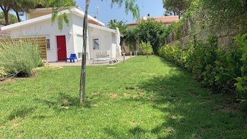 Villa, 2 Bedrooms, Smoking, Garden View | Exterior