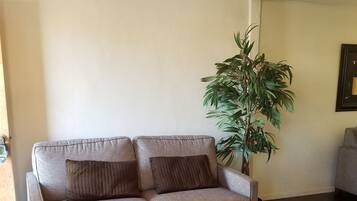 Rumah, 2 kamar tidur, microwave | Interior