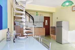 Apartment, 2 Bedrooms, Smoking, Balcony | Interior