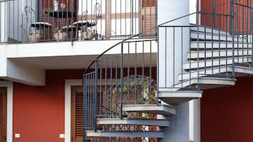 Vista frontal de la propiedad