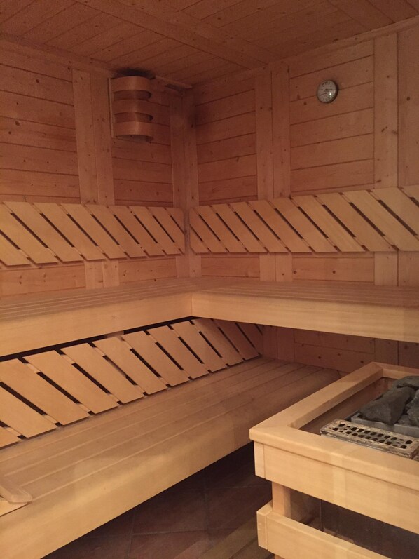 Sauna - Landhaus Wattmuschelfewo Samtmuschel, Romantic Property in a Secluded Location, (Jaderaltendeich)