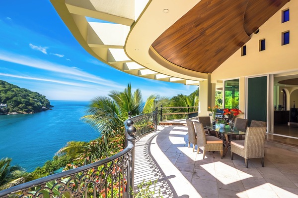 Villa, Multiple Bedrooms, Private Pool, Garden View | Outdoor dining