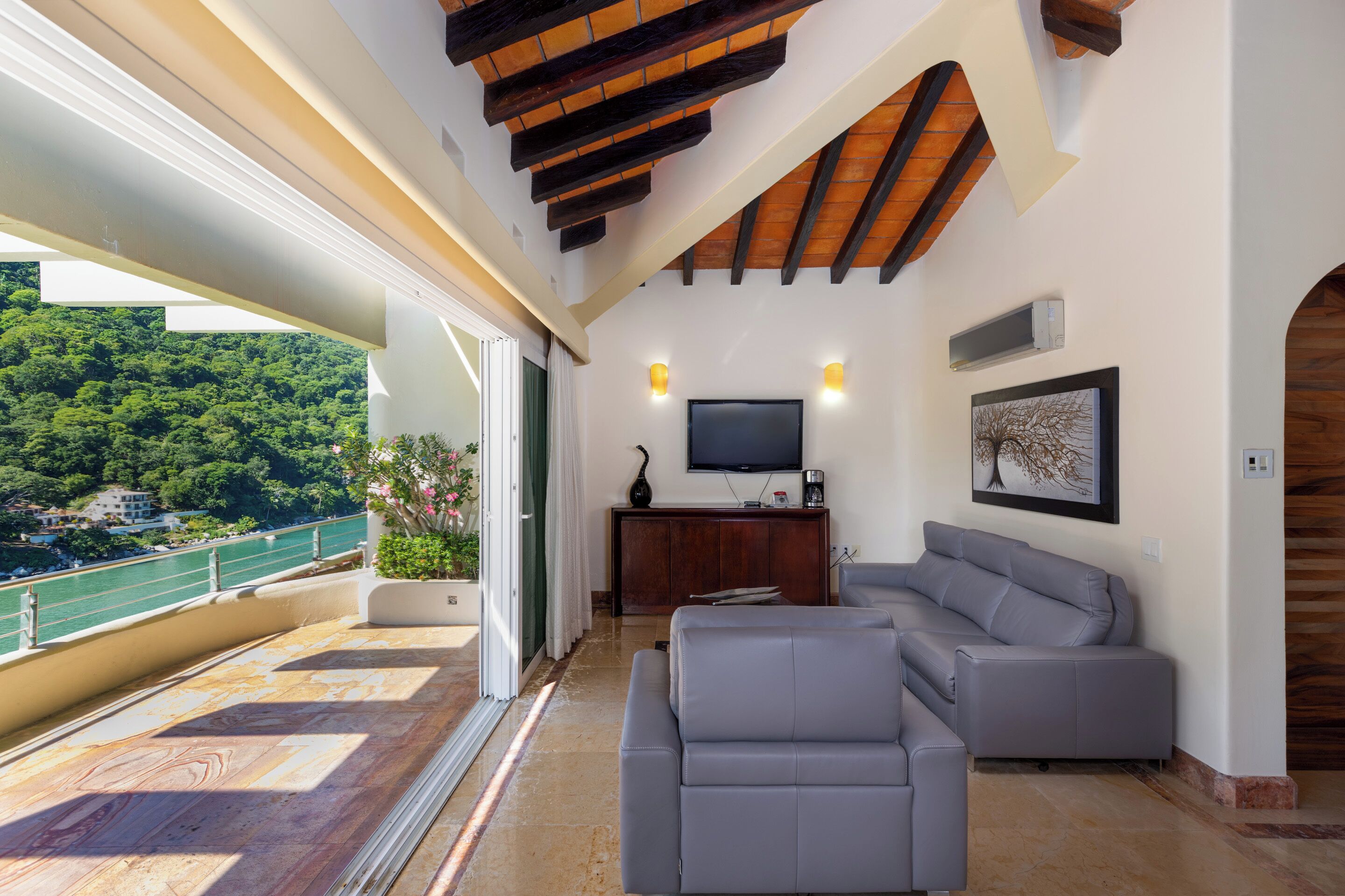 Photo - Fully Staffed, Beach frontage Luxury Villa