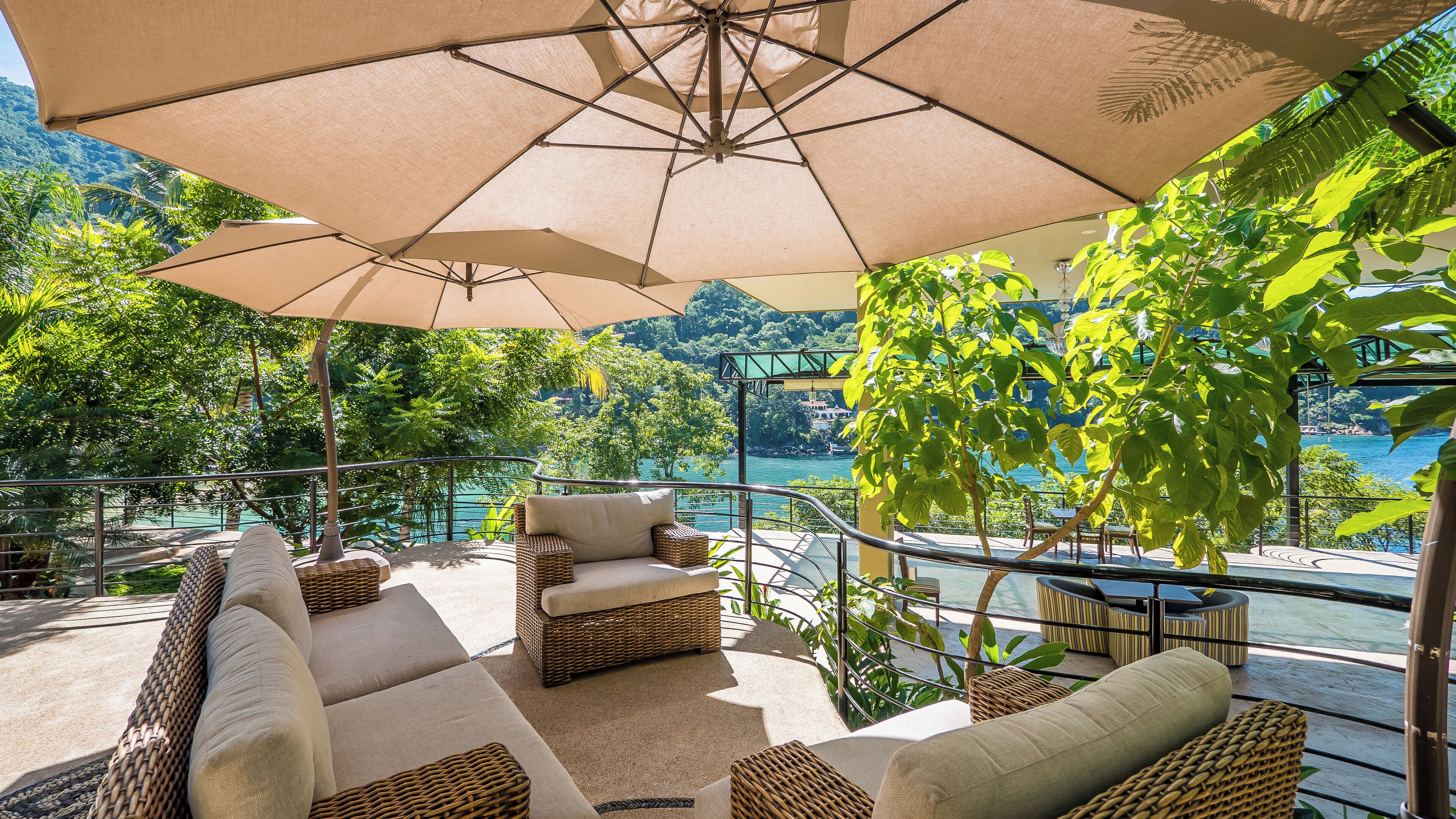 Photo - Fully Staffed, Beach frontage Luxury Villa