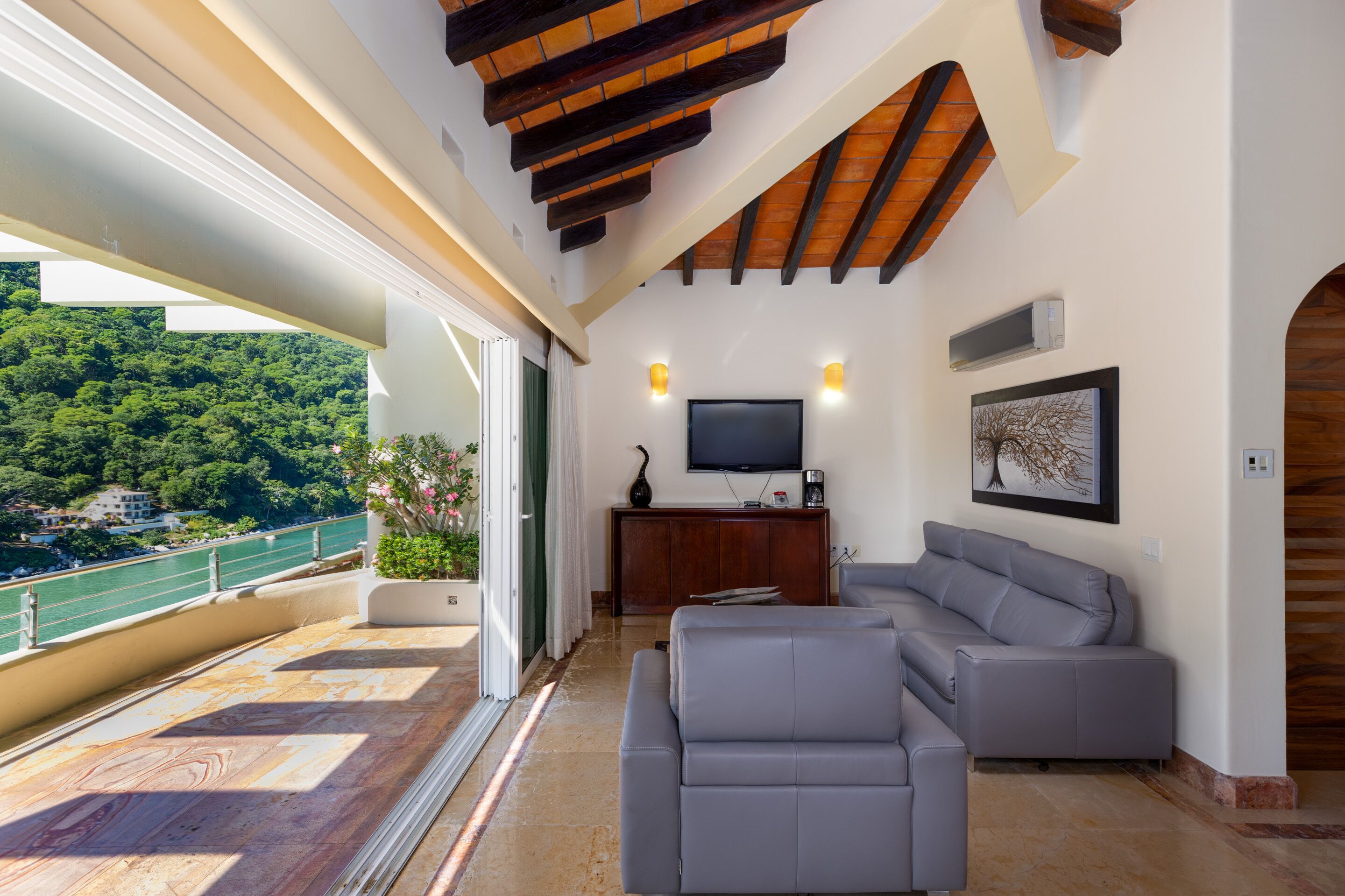 Photo - Fully Staffed, Beach frontage Luxury Villa