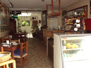 Kamer, 1 slaapkamer, roken, balkon | Dineren