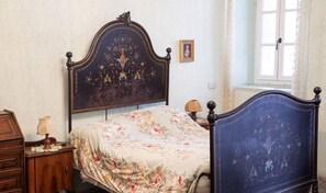 House, 4 Bedrooms, Smoking, Balcony | 4 bedrooms, iron/ironing board, bed sheets