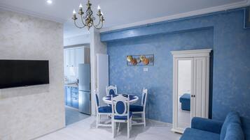 Deluxe Apartment | Living area