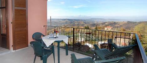 Room, 1 Bedroom, Balcony | Balcony