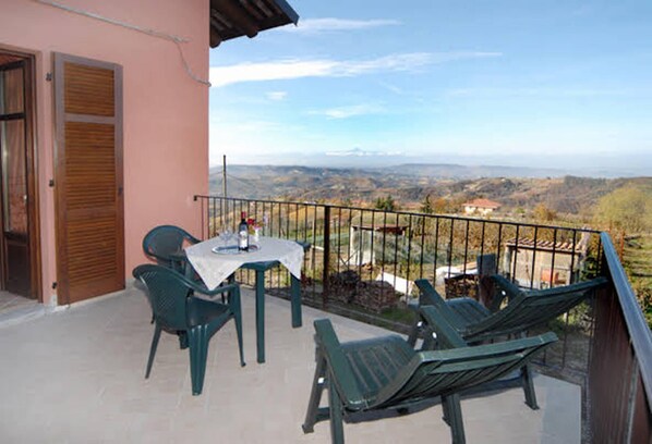 Room, 1 Bedroom, Balcony | Balcony