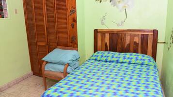 1 bedroom, bed sheets