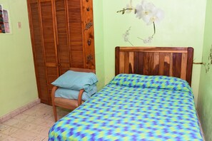 1 habitación y ropa de cama 