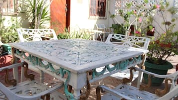 Dormitorio compartido, 1 habitación, patio | Exterior